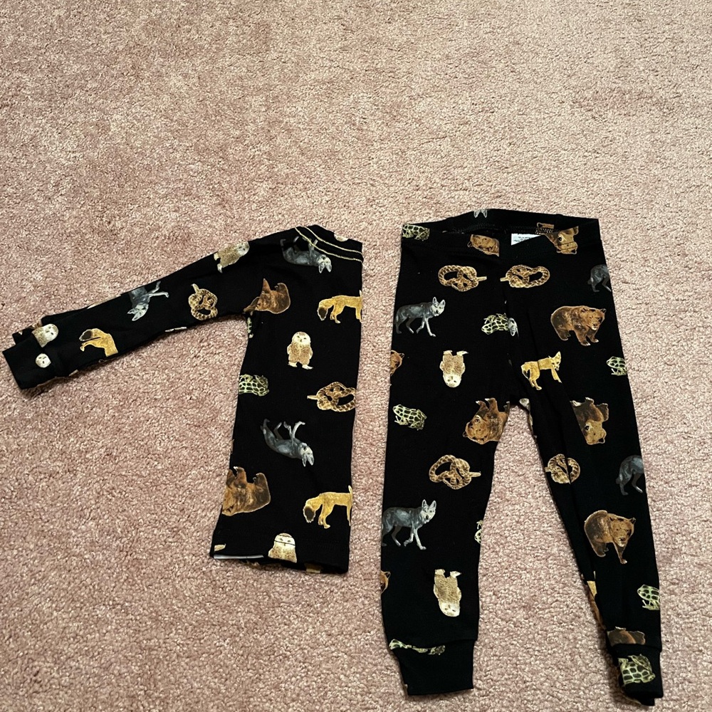 Gap 100% organic cotton pajamas. Never worn. 18-24 months.